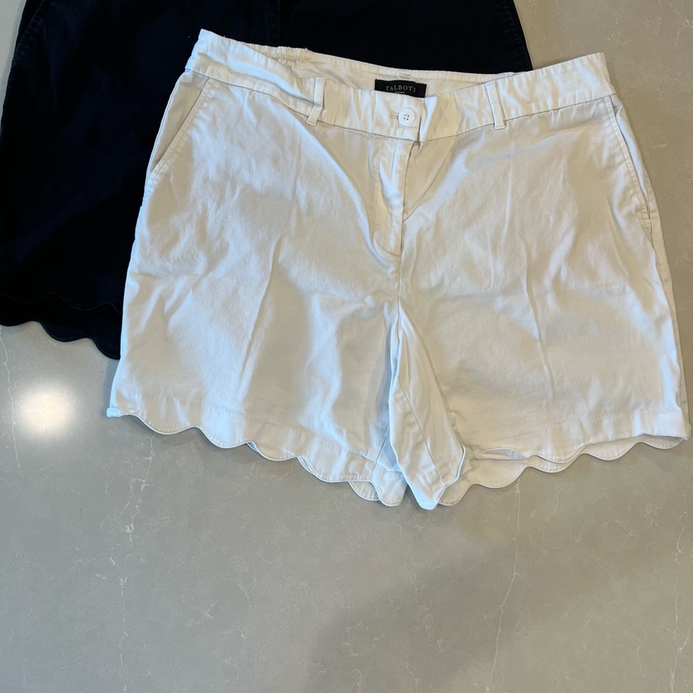 COPY - COPY - Talbots women’s scalloped shorts Size 16W. 6” inseam.